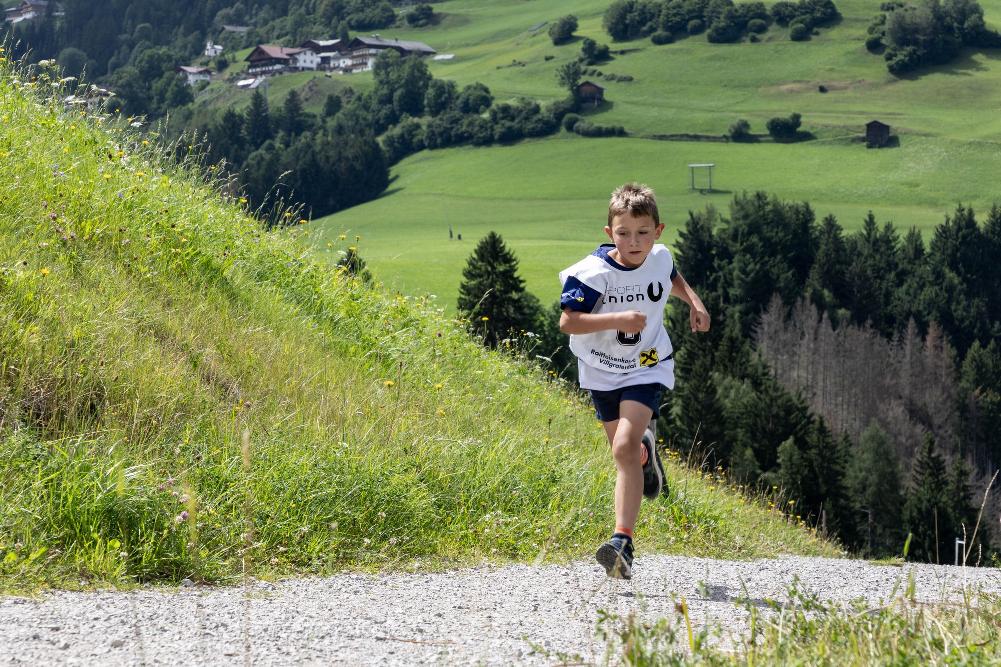 Streckenrekord: Julius Ott siegte beim 5. Heinfelser Turmlauf - Burg ...